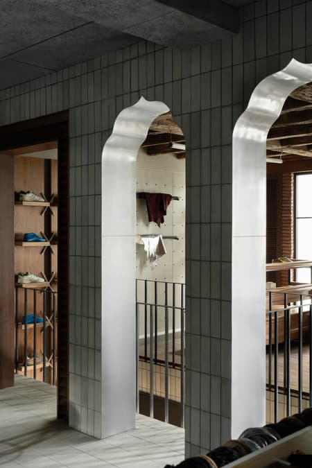 Gully Labs Sneaker Store